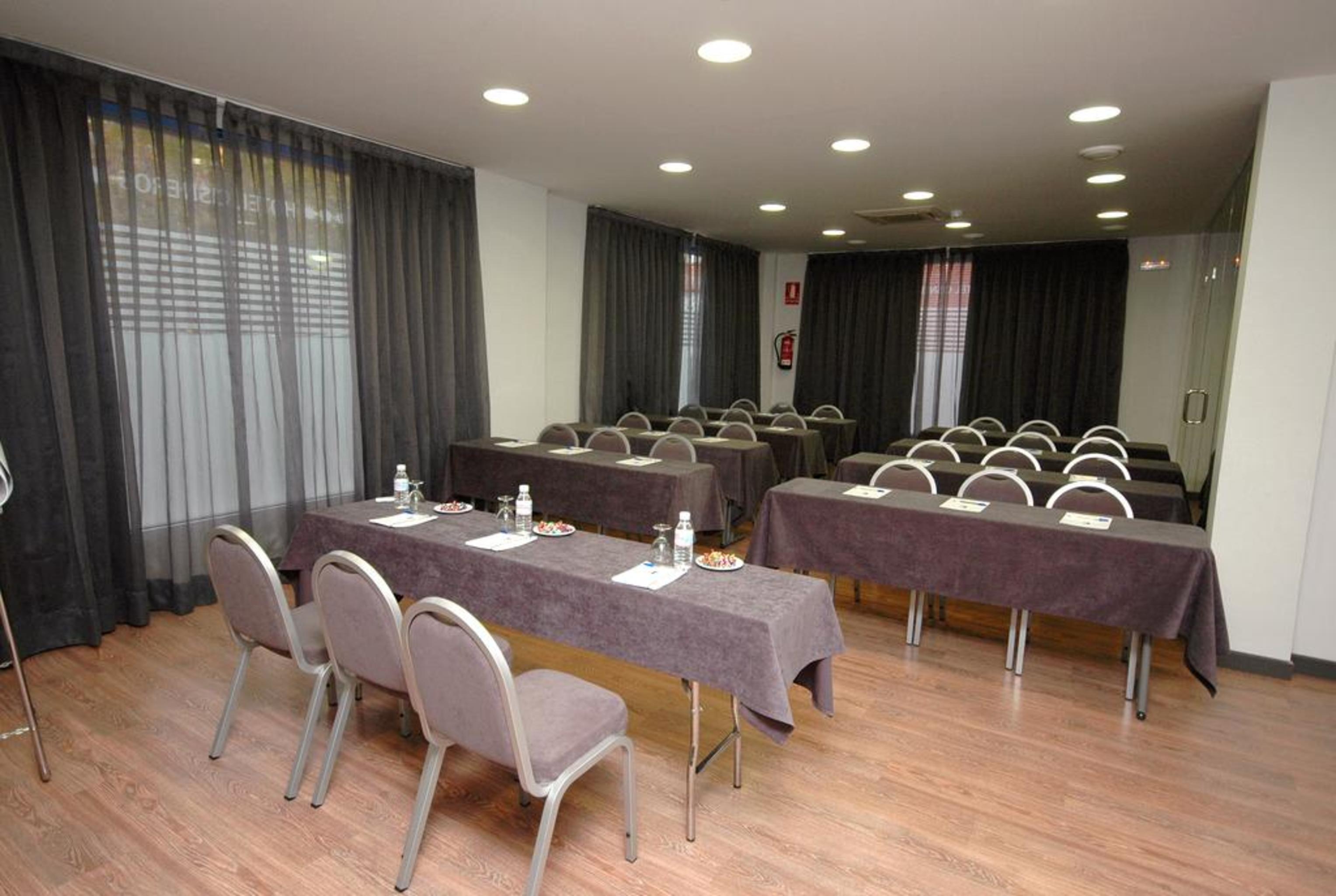 Hotel Cisneros Alcalá de Henares Exteriér fotografie